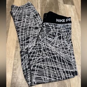 Women’s Nike Pros